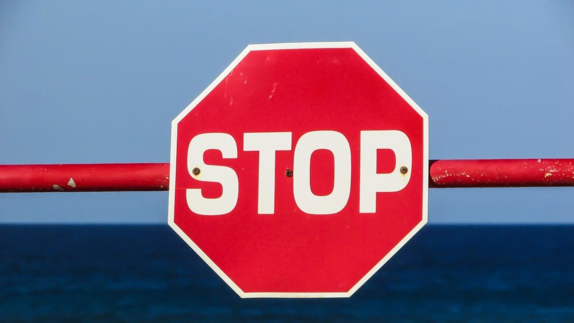 what is the shape of a stop sign