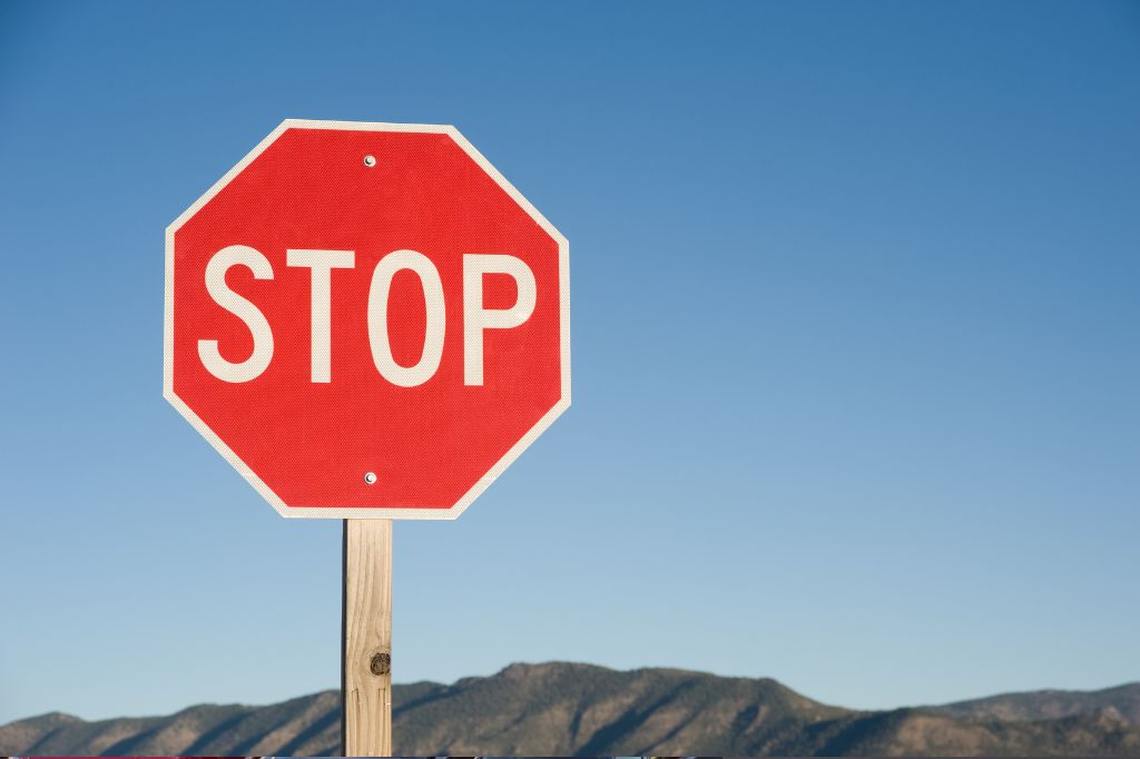 what is the shape of a stop sign 